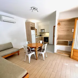 https://astbury-apartments-campanitx-villas.balearic-islands.net